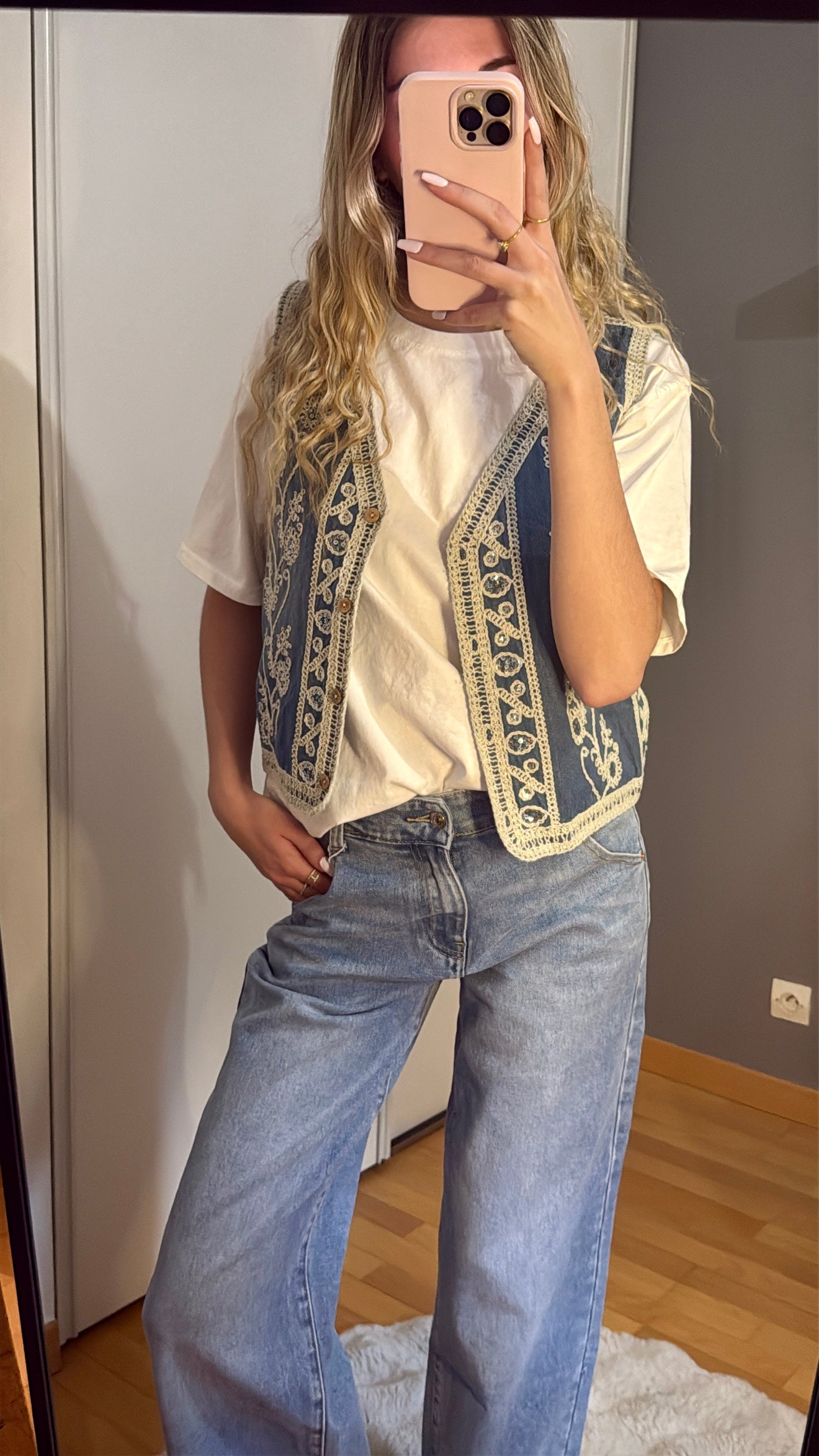 Veste sans manche brodée - Bleu & Séquin