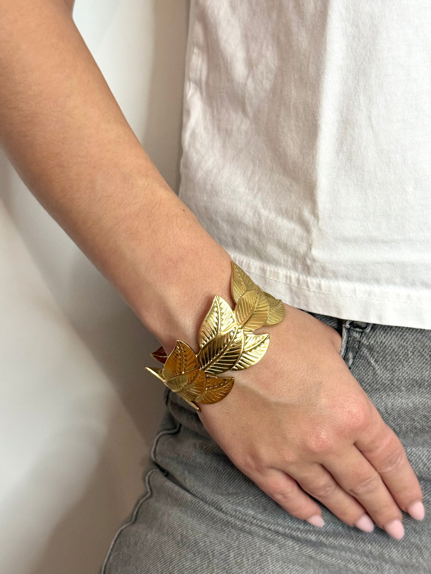 Manchette dorée effet feuilles - Acier inoxydable